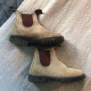 blundstone light brown